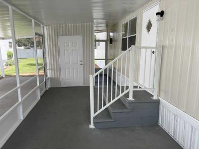 Photo 2 of 8 of home located at 101 Oakhill Ridge Rd Valrico, FL 33594