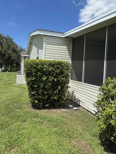 Photo 3 of 35 of home located at 3223 Bending Oak Dr Plant City, FL 33565