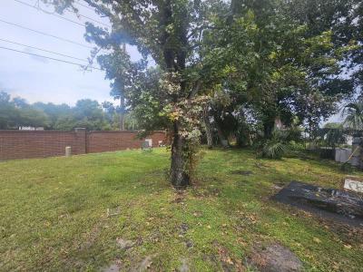 Photo 3 of 4 of home located at 1399 S Belcher Rd Largo, FL 33771