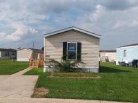 2000 Holly Park mobile Home