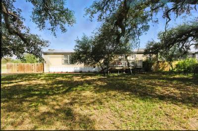 Mobile Home at 124 Virdian View Pleasanton, TX 78064