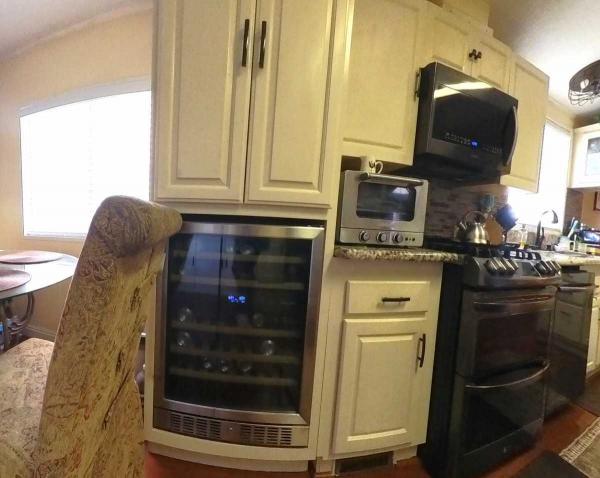 2000 Skyline Oak Manor Manufactured Home