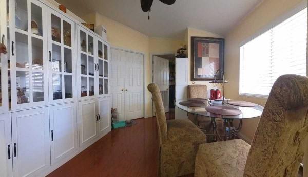 2000 Skyline Oak Manor Manufactured Home