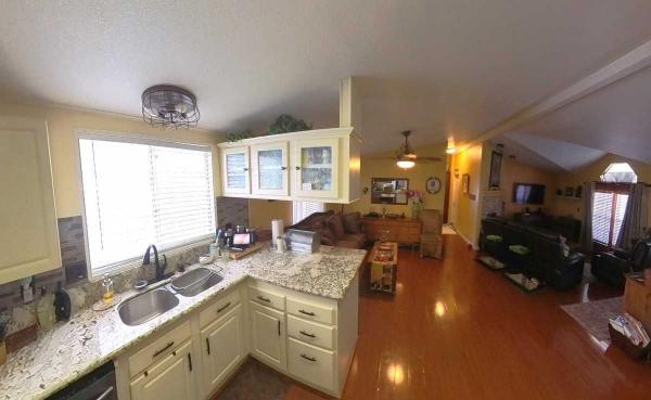 2000 Skyline Oak Manor Manufactured Home