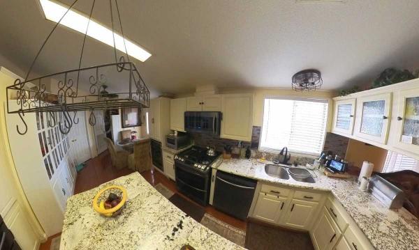 2000 Skyline Oak Manor Manufactured Home