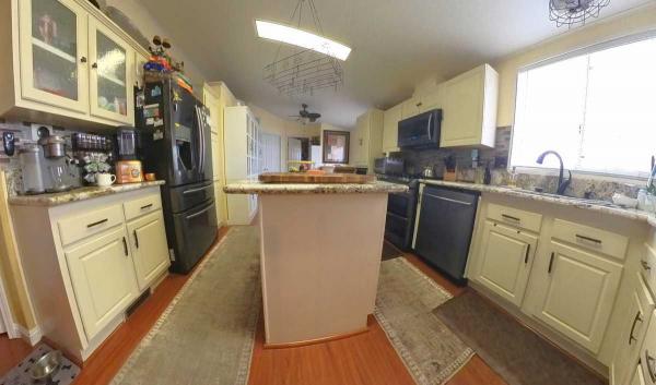 2000 Skyline Oak Manor Manufactured Home