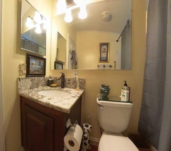 2000 Skyline Oak Manor Manufactured Home