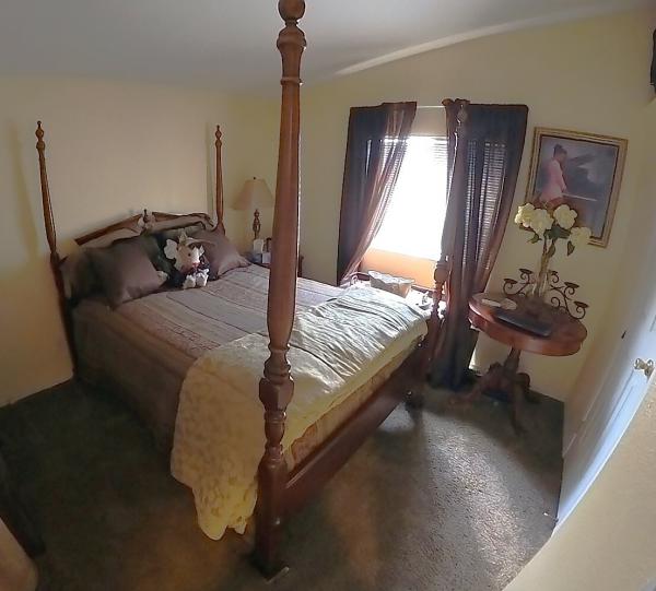 2000 Skyline Oak Manor Manufactured Home