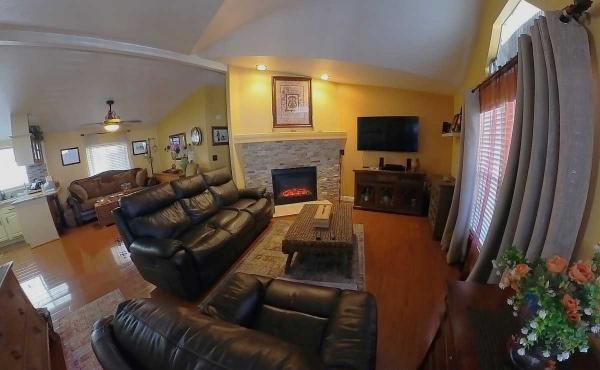 2000 Skyline Oak Manor Manufactured Home