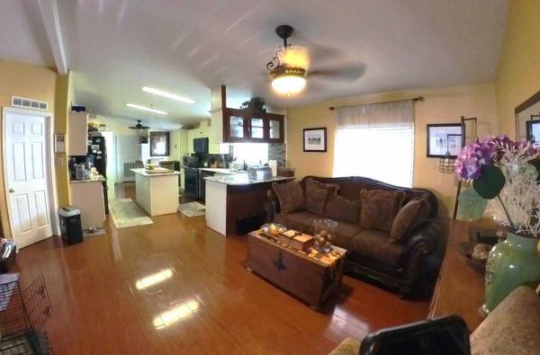 2000 Skyline Oak Manor Manufactured Home