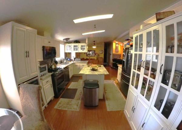 2000 Skyline Oak Manor Manufactured Home