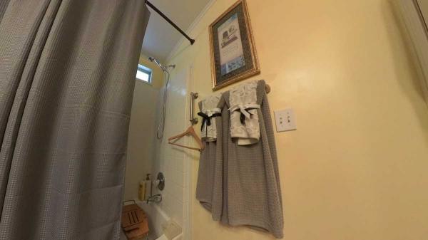 2000 Skyline Oak Manor Manufactured Home