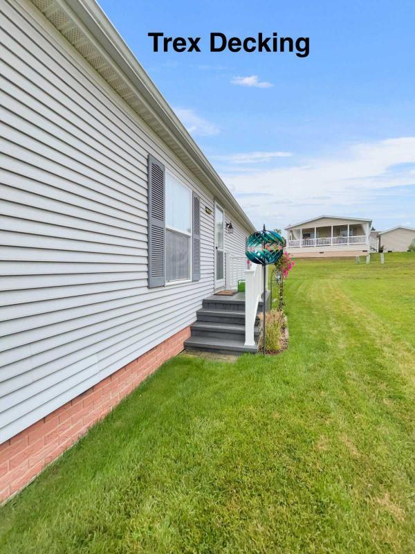 2002 Fairmont Porch Windsor Limited Manufactured Home