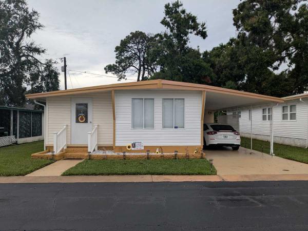 Photo 1 of 2 of home located at 5145 East Bay Dr. Lot 108 Clearwater, FL 33764