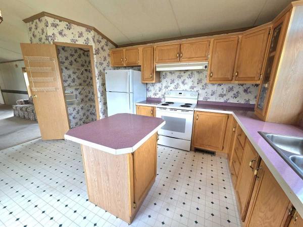 1997 Pine Grove Manufactured Home