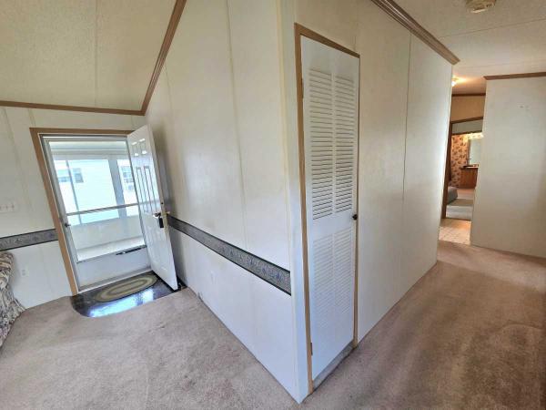 1997 Pine Grove Manufactured Home