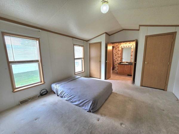 1997 Pine Grove Manufactured Home