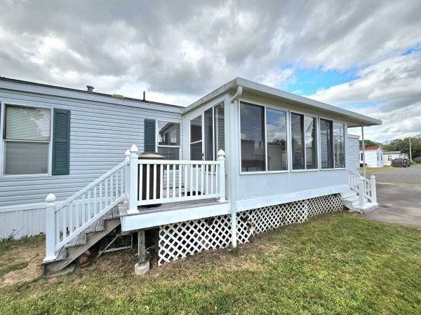 1997 Pine Grove Manufactured Home