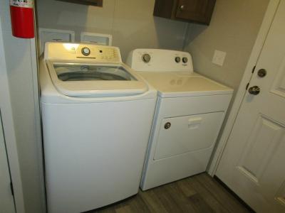 Photo 4 of 17 of home located at 23647 Maple Lane Brownstown, MI 48174