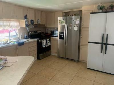 Photo 3 of 6 of home located at 9329 Paradise Drive Tampa, FL 33610