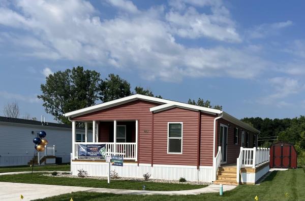 2025 Fairmont 430LE28563A  Home