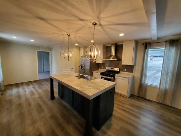 2022 Clayton 7016-501  Home