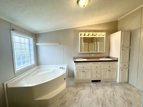 2001 Four Seasons Mobile Home