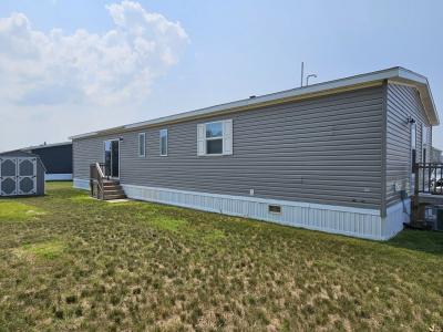 Photo 4 of 12 of home located at 2204 Summerfield Ln Traverse City, MI 49686