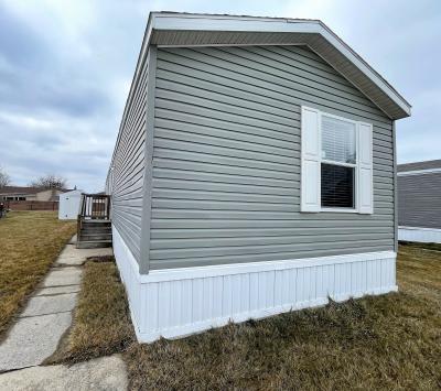 Photo 2 of 10 of home located at 5013 Sheffield Ct Sterling Heights, MI 48310
