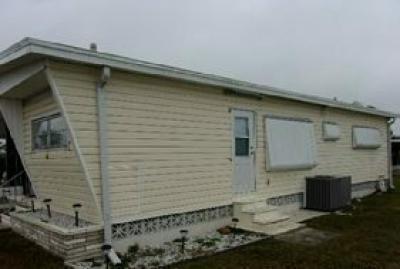 Photo 4 of 8 of home located at 508 44th Ave. E. Lot M-11 Bradenton, FL 34203