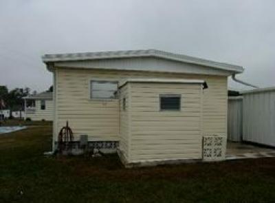 Photo 5 of 8 of home located at 508 44th Ave. E. Lot M-11 Bradenton, FL 34203