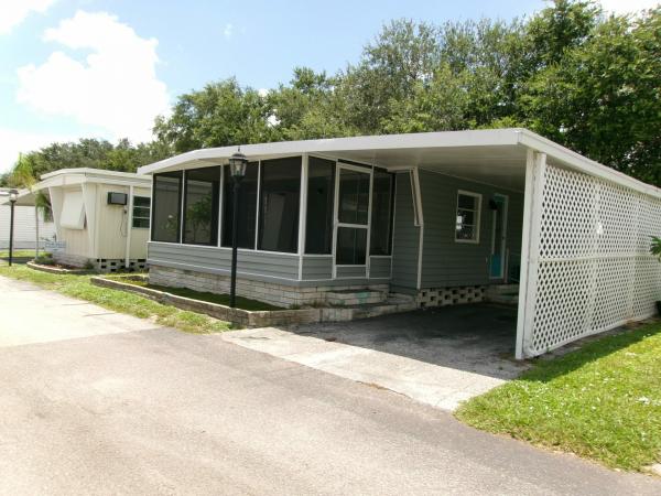 Photo 1 of 2 of home located at 3100 26th Ave N Lot #16 Saint Petersburg, FL 33713