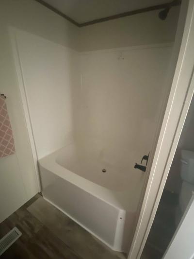 Photo 5 of 15 of home located at 411 S. Grover Ave., #93 Alma, MI 48801