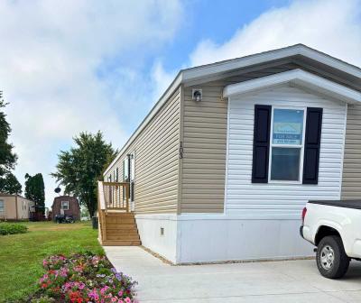 Mobile Home at 103 East Meadowland Dr Rochelle, IL 61068