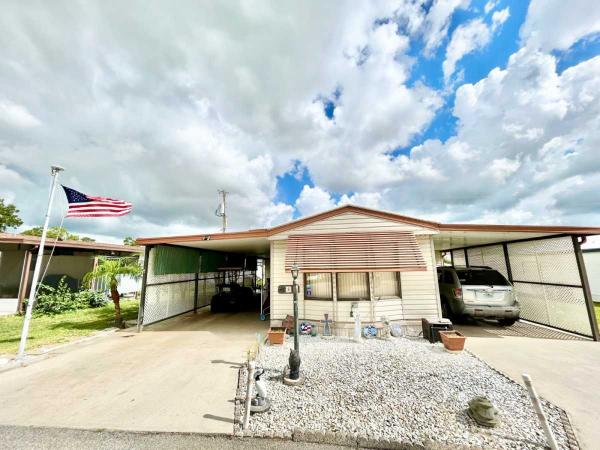Photo 1 of 2 of home located at 8 Hershsey Lane Lake Placid, FL 33852