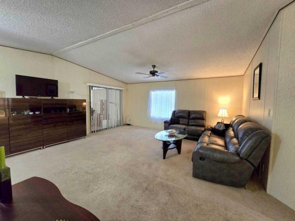 1990 Mobile Home