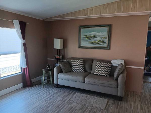 1983 Manufactured Home