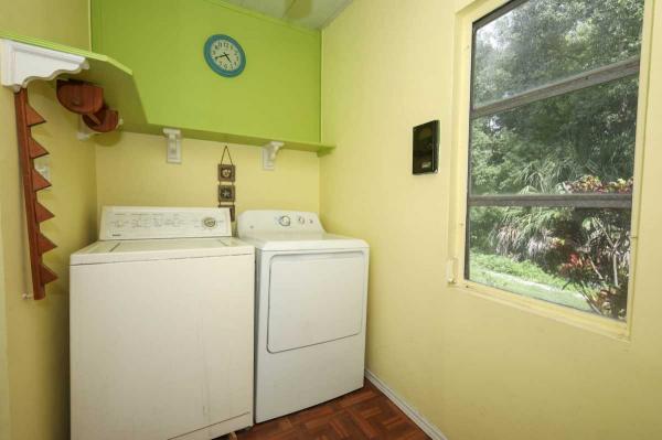 1980 TWIN Mobile Home