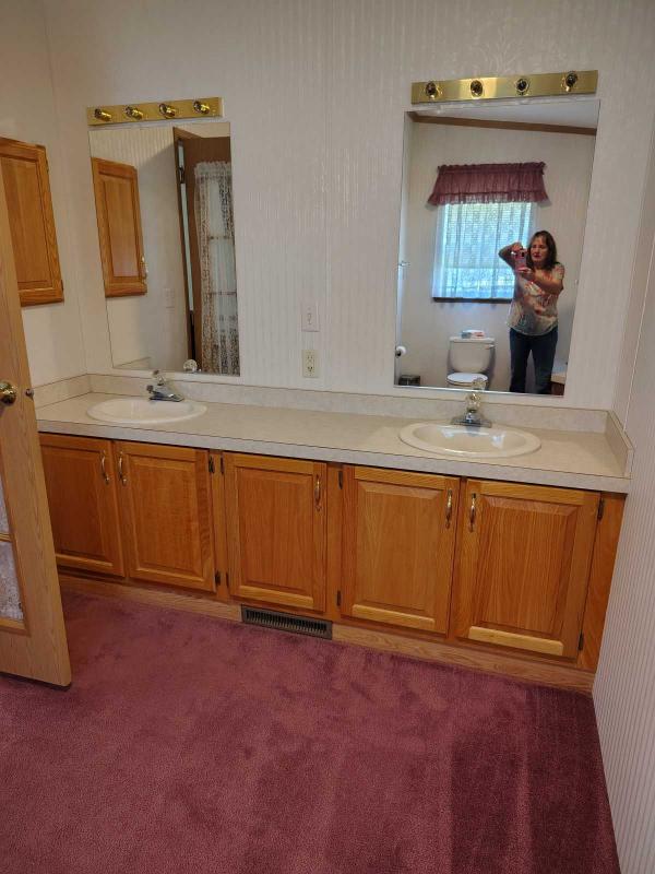 1999 Pine Grove Rosewood Mobile Home
