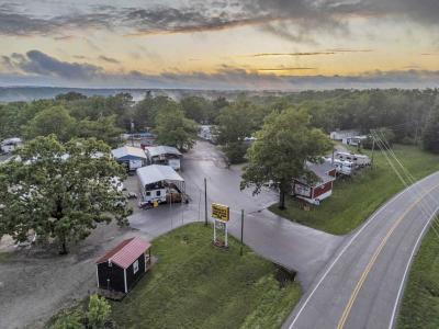 Mobile Home at 11388 Hwy 64 Lebanon, MO 65536