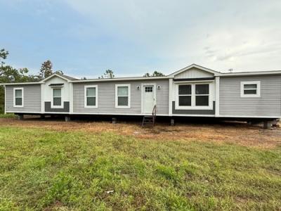 Photo 2 of 21 of home located at 22150 Tx 494 Loop New Caney, TX 77357