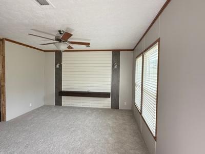 Photo 4 of 21 of home located at 22150 Tx 494 Loop New Caney, TX 77357