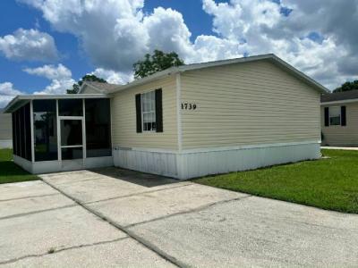 Photo 2 of 8 of home located at 1739 Hogue Ave Apopka, FL 32712
