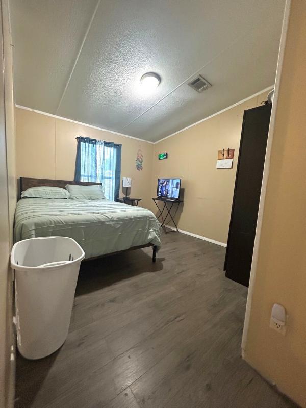 2002 SKYL 7203CT Mobile Home