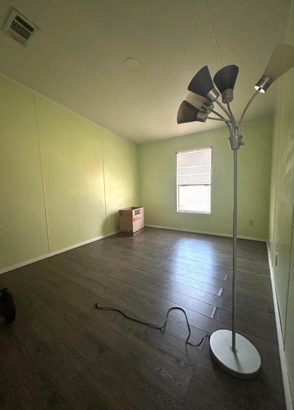 2002 SKYL 7203CT Mobile Home