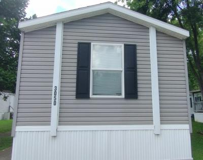 Mobile Home at 3050 Rosewood Ln Lot Rwl3050 Columbus, IN 47203