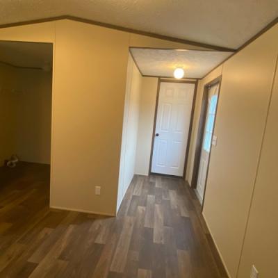 Photo 4 of 27 of home located at 117 English Lane Thomasville, GA 31792