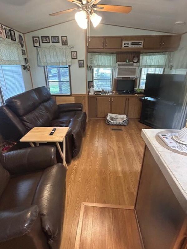 1985 Ledgerwood PT Mobile Home
