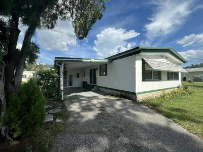 Photo 2 of 20 of home located at 140 Hibiscus Drive Leesburg, FL 34788