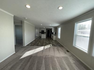 Mobile Home at 40042 N Cornwall Cir Sterling Heights, MI 48310